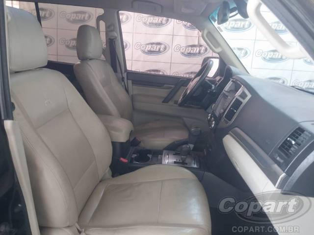 2015 MITSUBISHI PAJERO FULL 