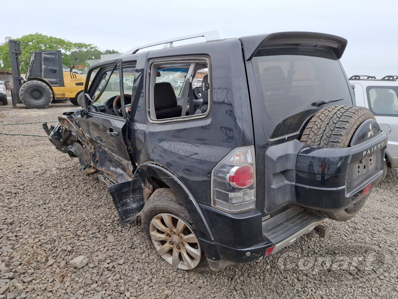 Foto 3: 2011 MITSUBISHI PAJERO FULL