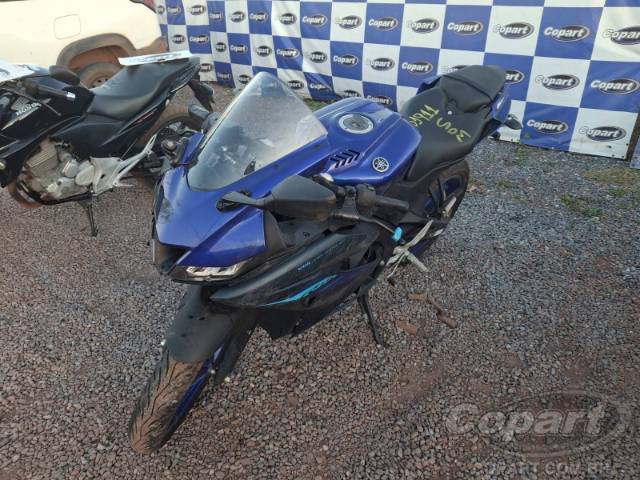2025 YAMAHA YZF R15 