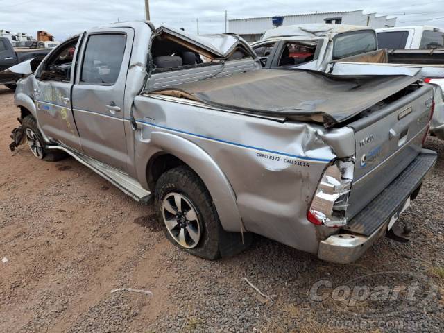 2015 TOYOTA HILUX CD 