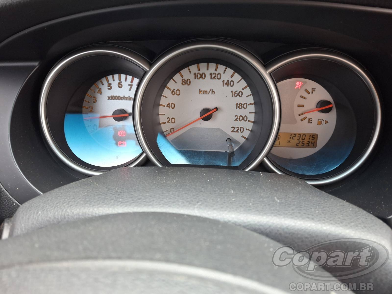 Foto 8 de 13: 2013 NISSAN LIVINA