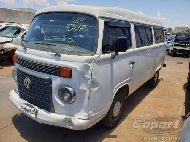 2013 VOLKSWAGEN KOMBI 