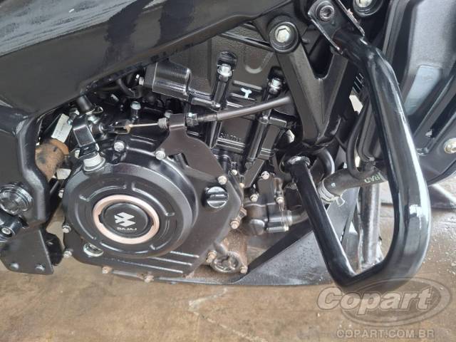 2025 BAJAJ DOMINAR 
