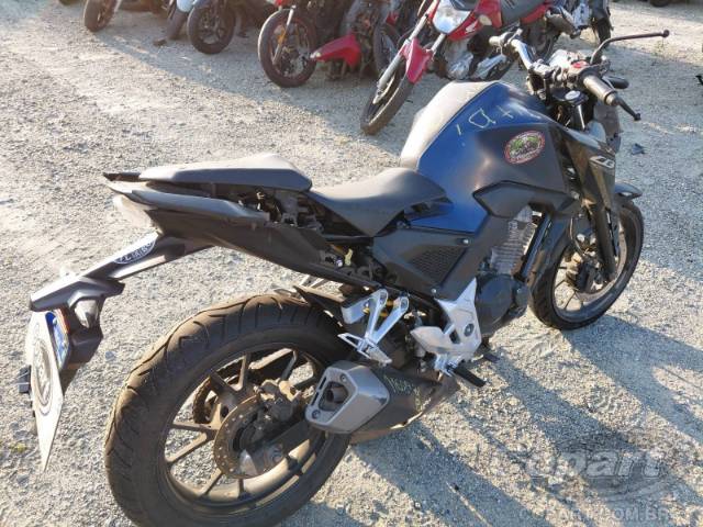 2025 HONDA CB 300F 
