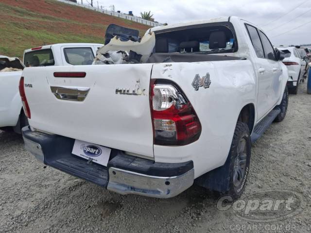 2024 TOYOTA HILUX CD 