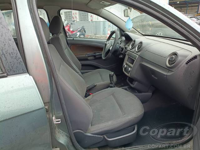 2011 VOLKSWAGEN VOYAGE 
