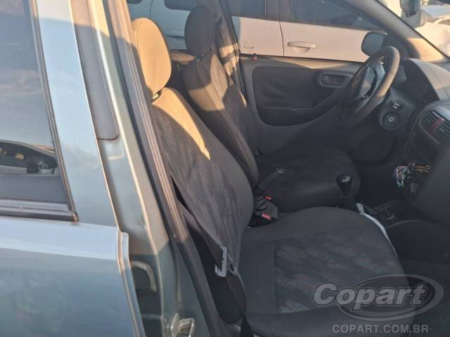 2003 CHEVROLET CORSA SEDAN 