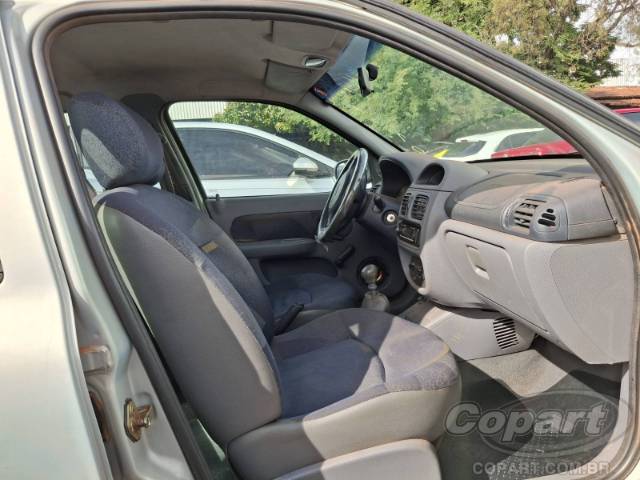 2001 RENAULT CLIO SEDAN 