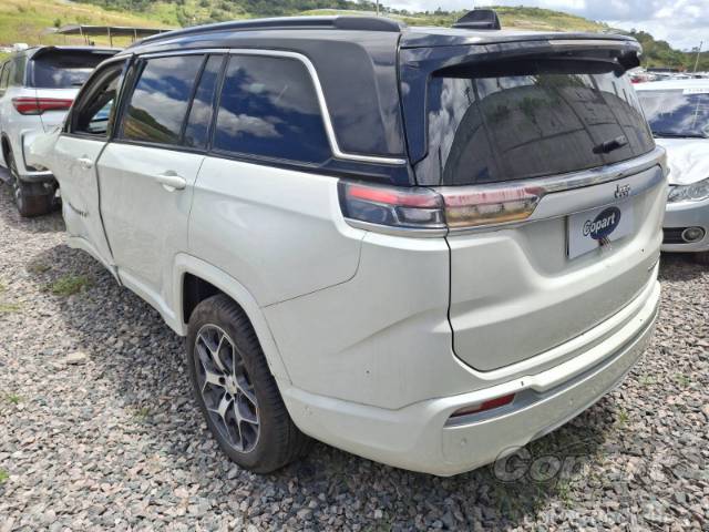 2025 JEEP COMMANDER 