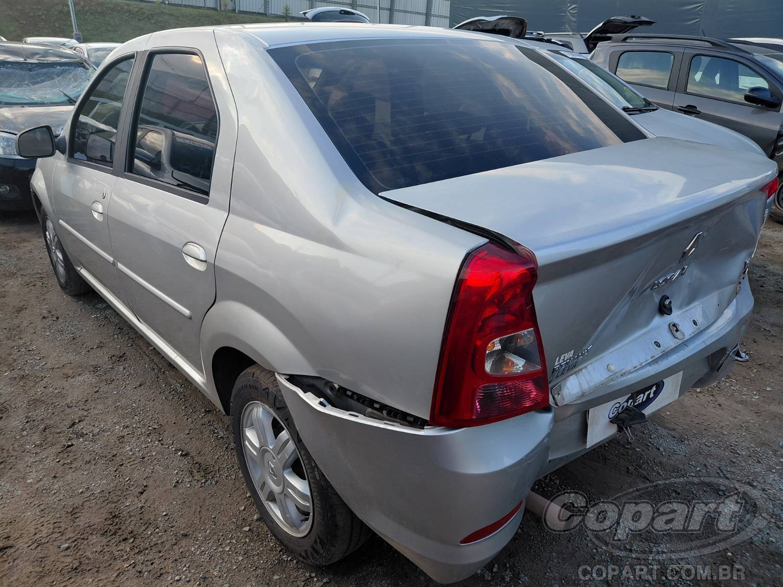 Foto 3: 2012 RENAULT LOGAN Logan Expression 1.6 Hi-Flex