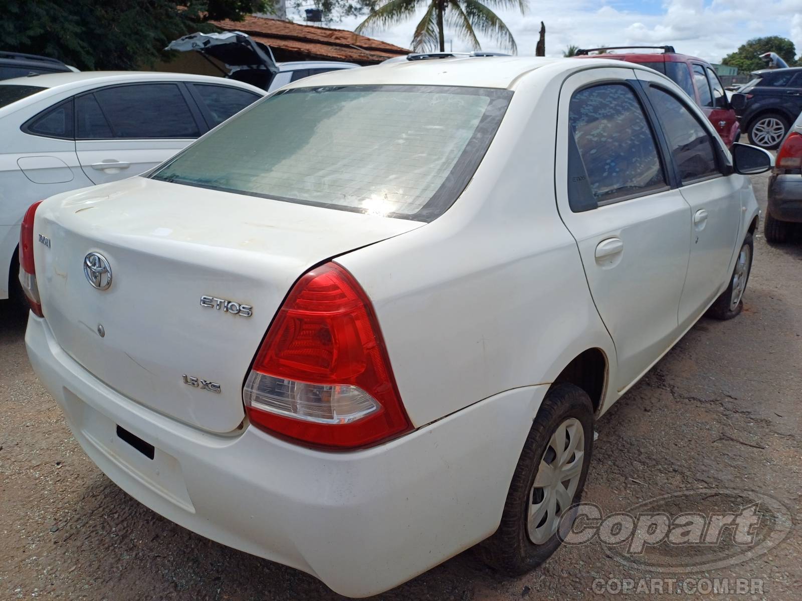 2015 TOYOTA ETIOS SEDA — foto 4 de 10