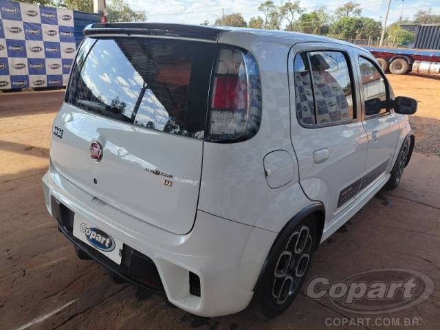 2015 FIAT UNO 
