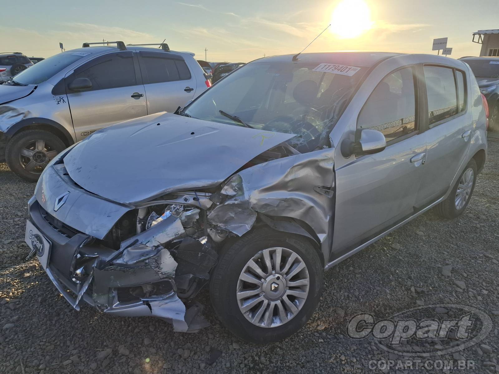Foto 2: 2013 RENAULT SANDERO
