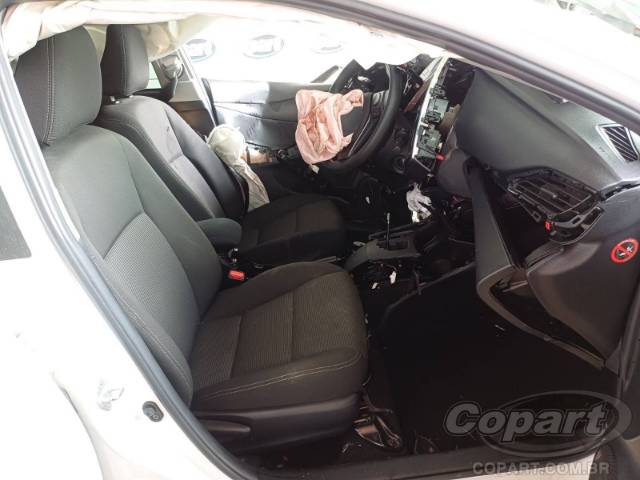 2024 TOYOTA YARIS SEDA 