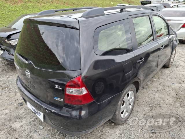 2010 NISSAN GRAND LIVINA 