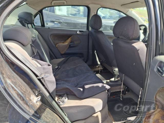 2010 VOLKSWAGEN VOYAGE 