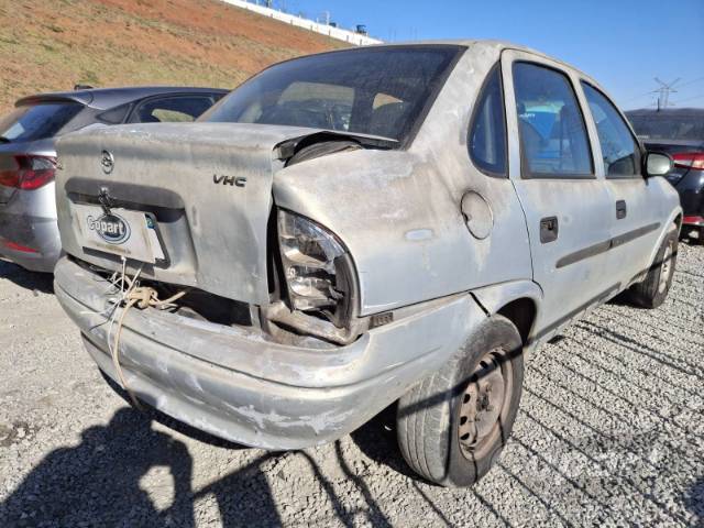 2003 CHEVROLET CORSA SEDAN 