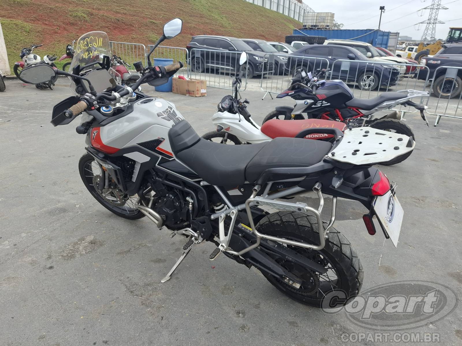 2025 TRIUMPH TIGER — foto 3 de 10