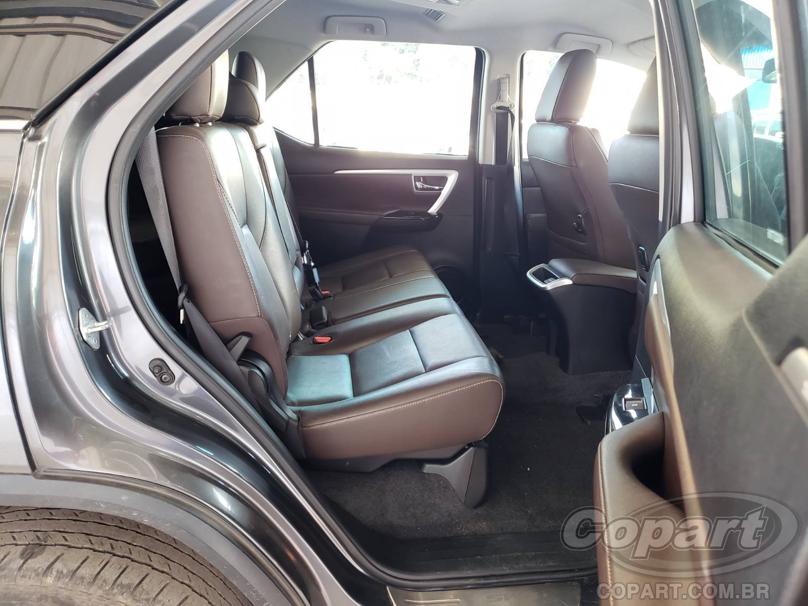 Foto 6 de 10: 2017 TOYOTA HILUX SW4