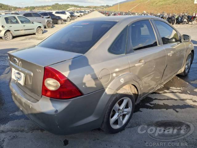 2009 FORD FOCUS SEDAN 