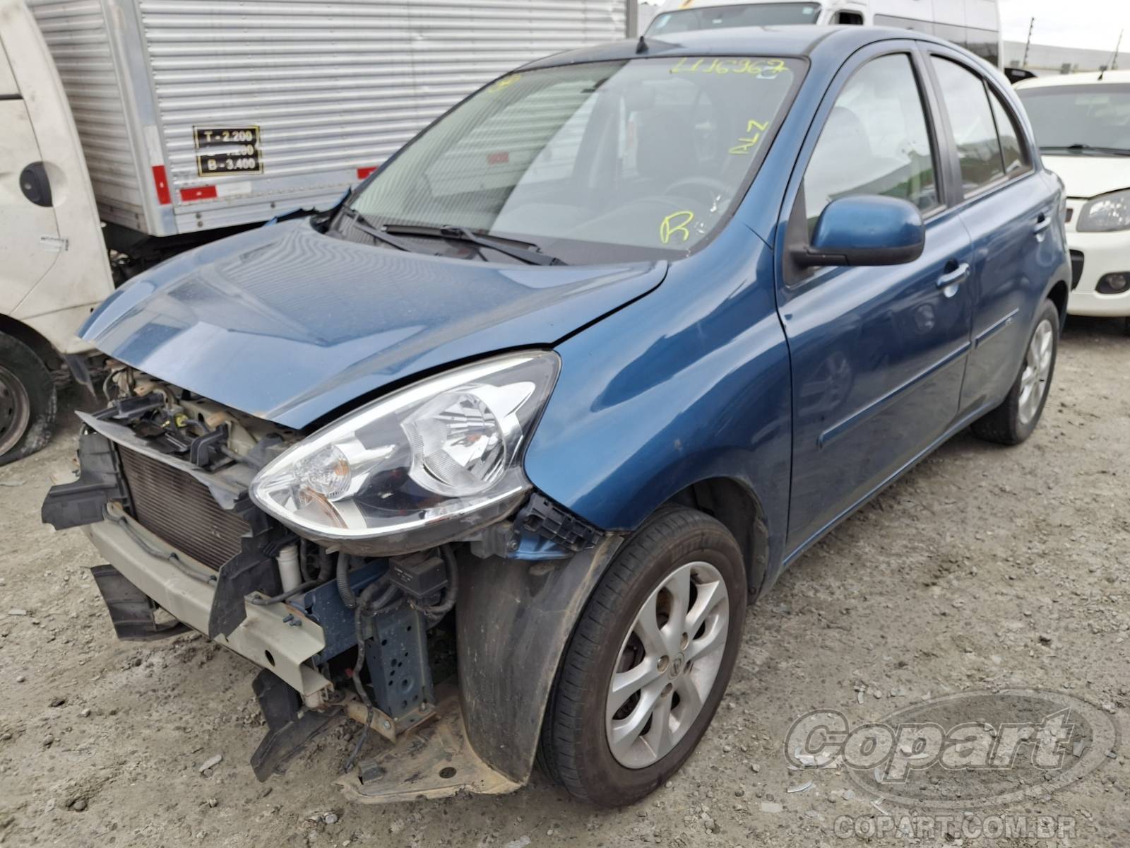 Foto 2: 2015 NISSAN MARCH