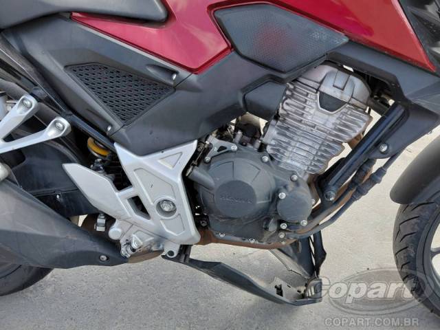 2025 HONDA CB 300F 