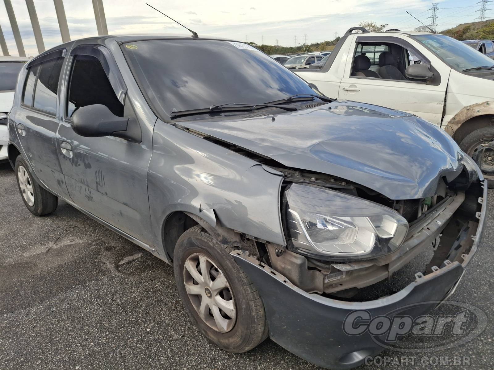 Veículo Renault Clio RENAULT CLIO Expression 1.0 16V Hi-Power 2014 2014 em leilão