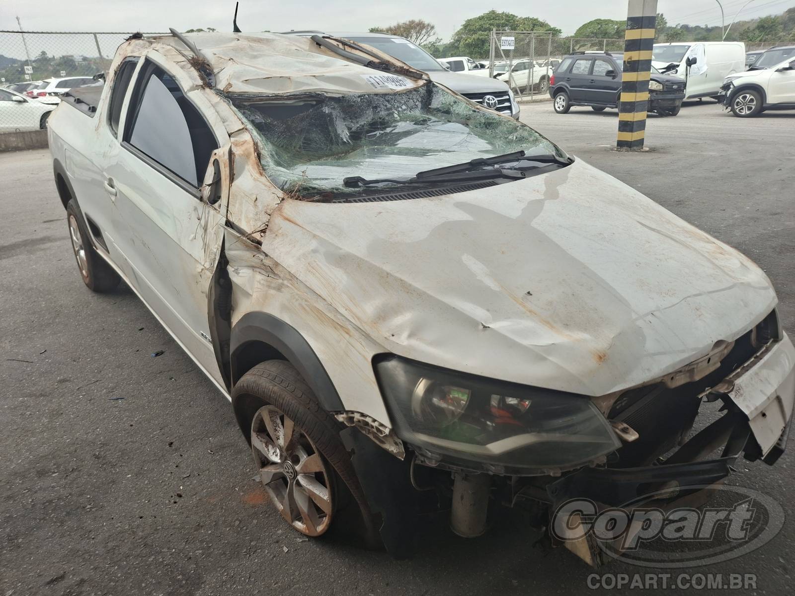 Volkswagen Saveiro CE 2014 em leilão