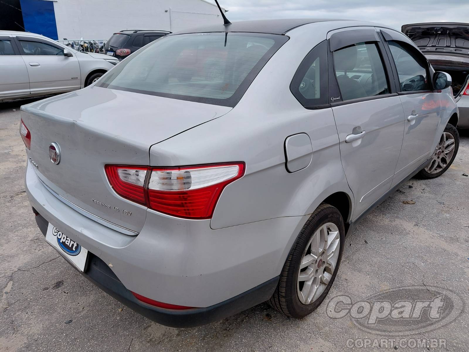 2016 FIAT GRAND SIENA — foto 4 de 12