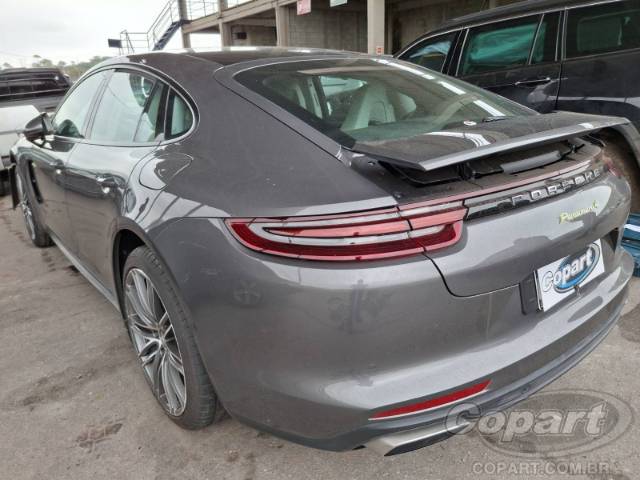 2018 PORSCHE PANAMERA 