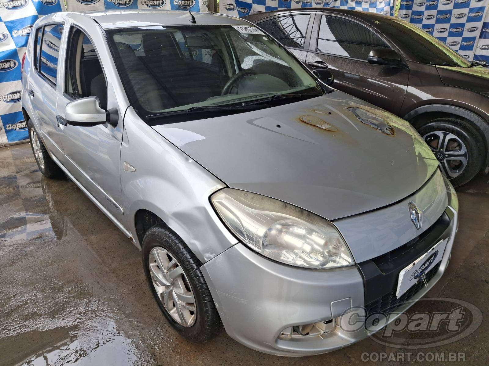 Veículo Renault Sandero Renault Sandero Autentique 1.0 16V Hi-Flex 2013 2013 em leilão