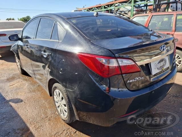 2015 HYUNDAI HB20S 