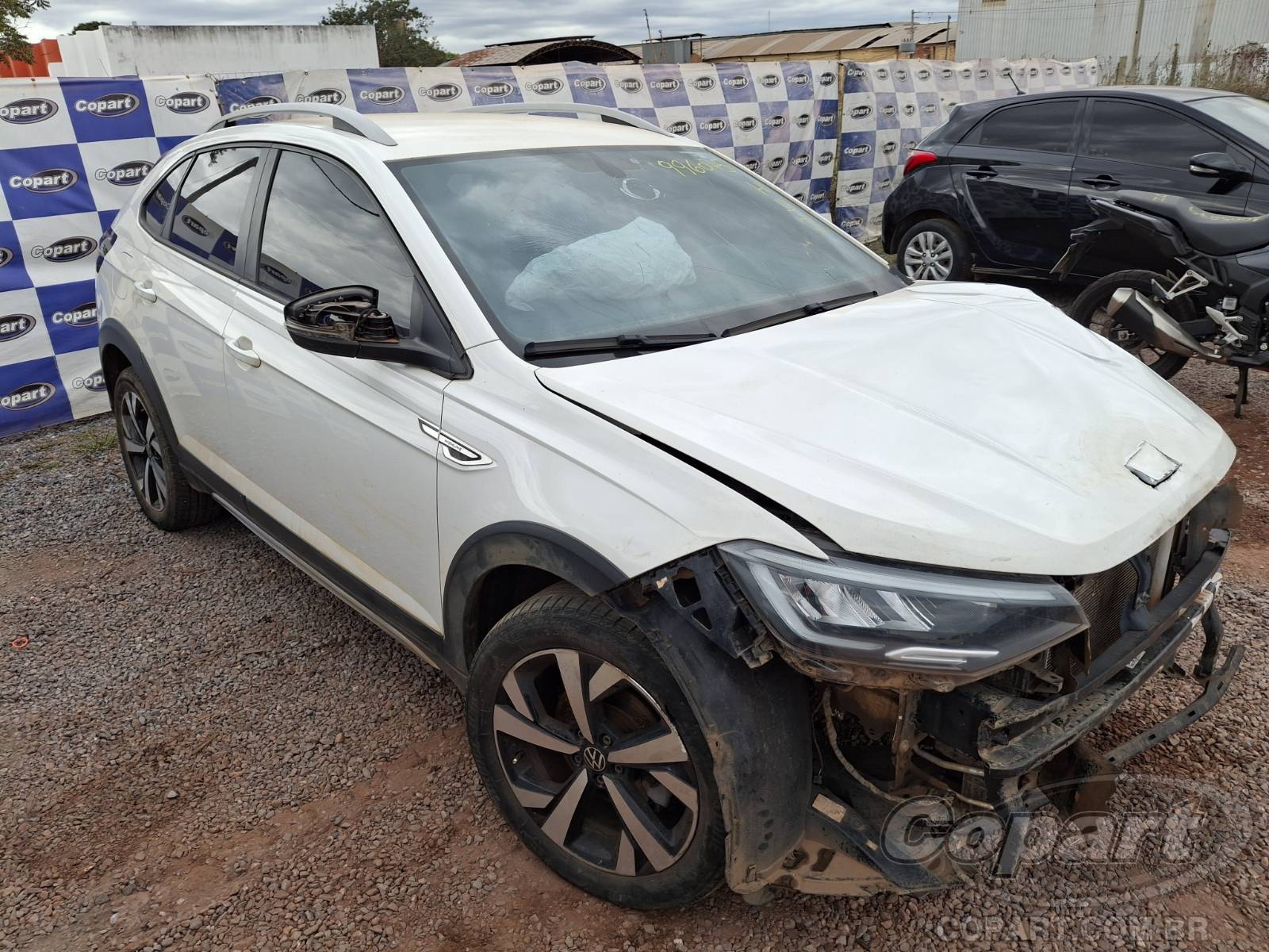 VOLKSWAGEN NIVUS Highline 200 AT 1.0 12V TSI Turbo 2021