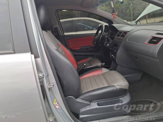 2015 VOLKSWAGEN FOX 
