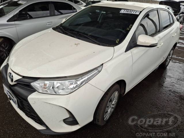 2023 TOYOTA YARIS SEDA 