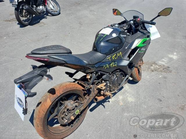 2025 KAWASAKI NINJA 500 