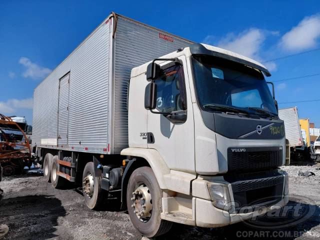 2022 VOLVO VM 