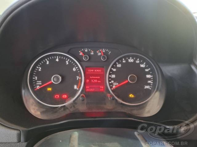 2015 VOLKSWAGEN SAVEIRO CD 