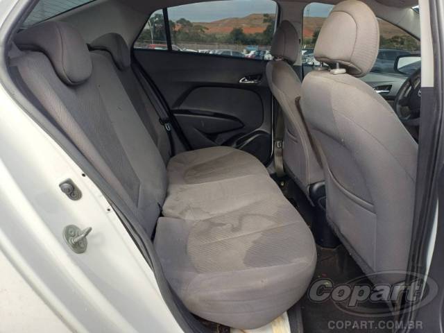 2015 HYUNDAI HB20S 