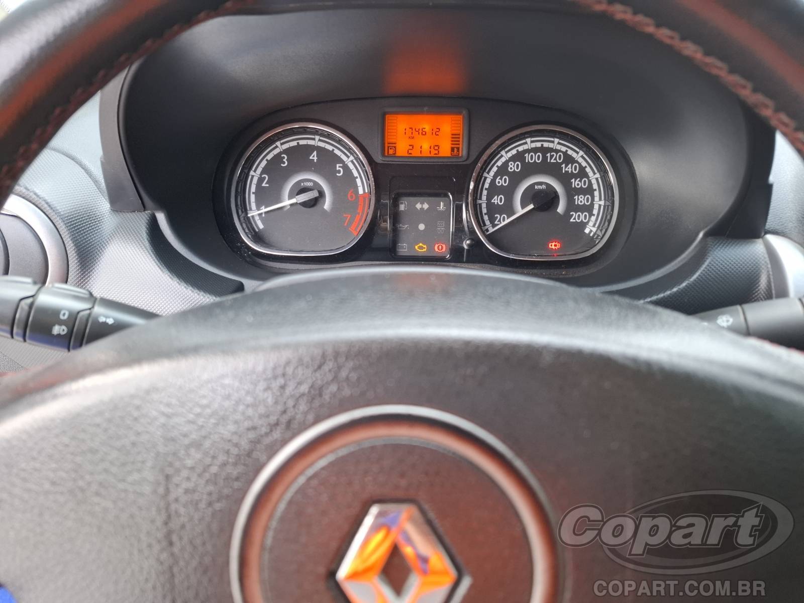 Foto 8 de 11: 2013 RENAULT SANDERO