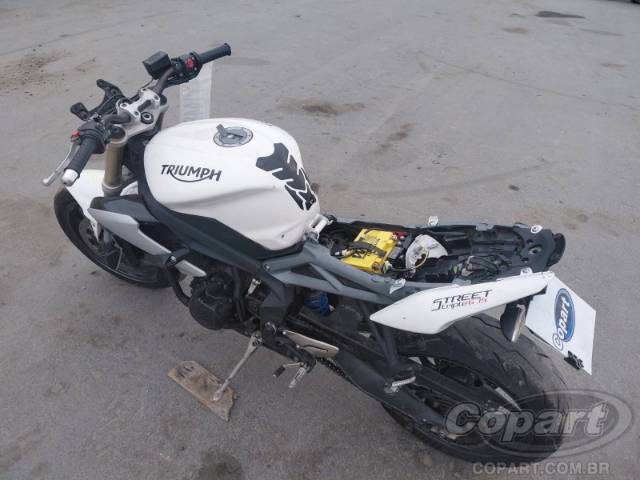 2015 TRIUMPH STREET TRIPLE 