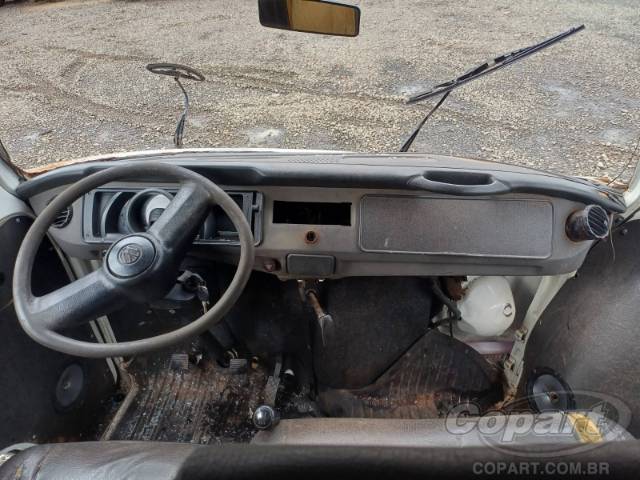 2010 VOLKSWAGEN KOMBI 