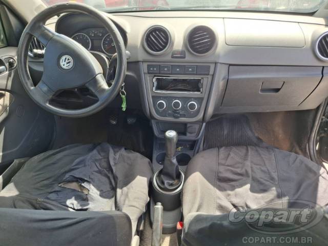 2010 VOLKSWAGEN VOYAGE 