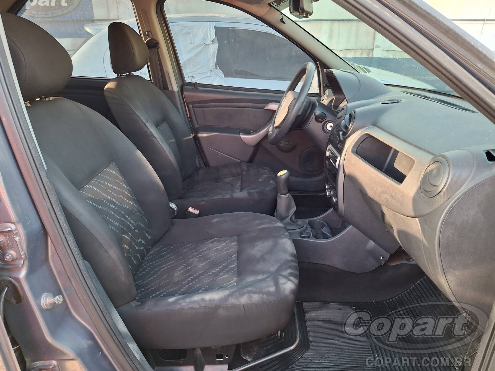2013 RENAULT LOGAN — foto 5 de 10