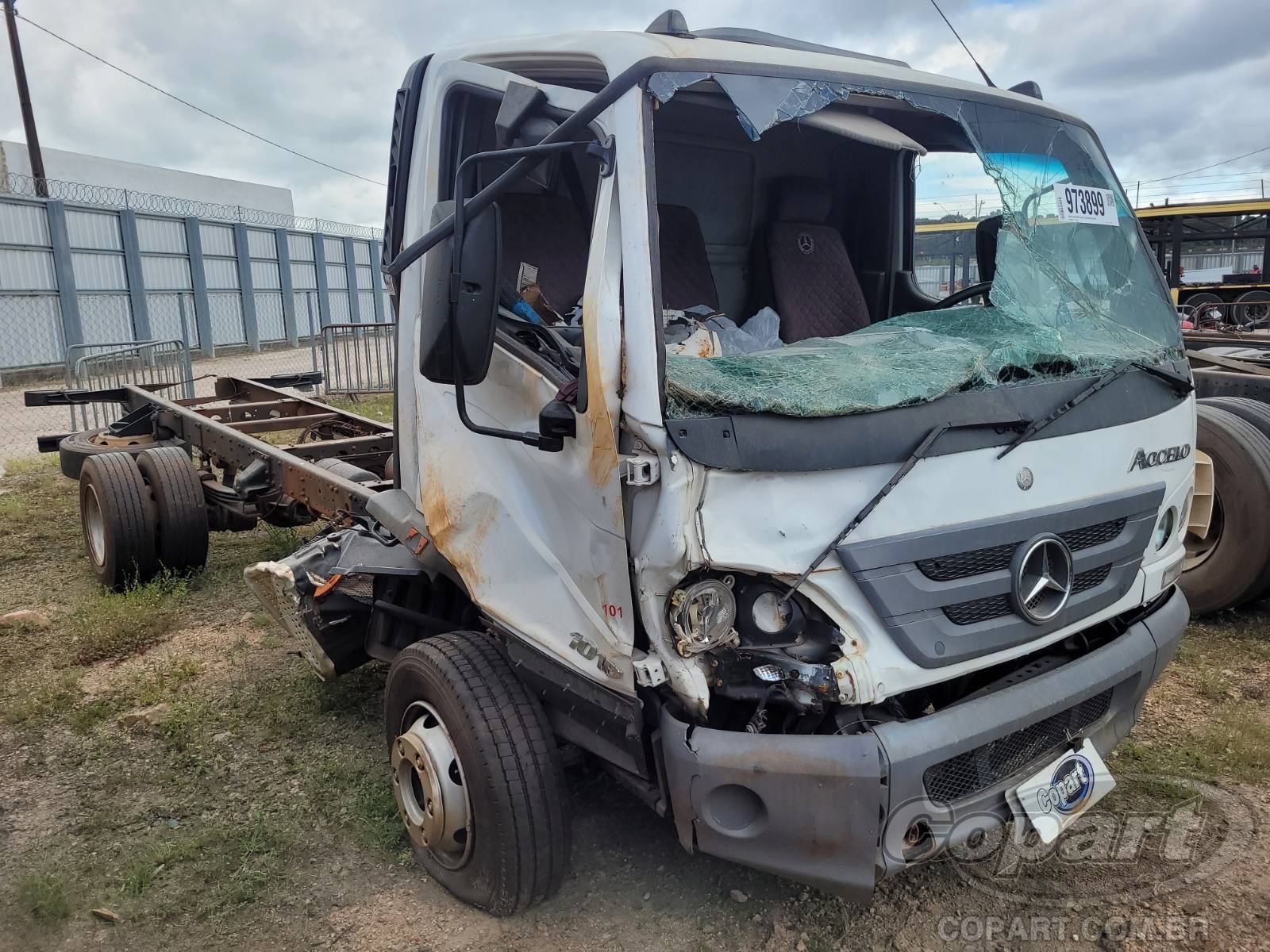 Veículo MERCEDES-BENZ Accelo Mercedes Benz Accelo 2014 Caminhão Médio Monta 2014 em leilão