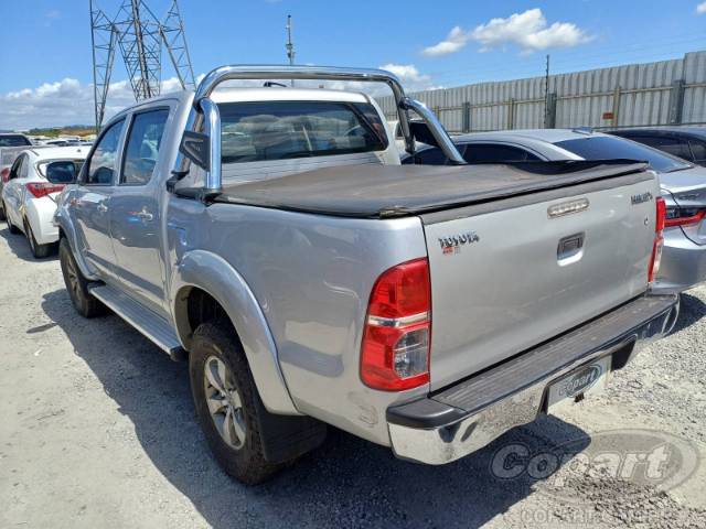 2015 TOYOTA HILUX CD 