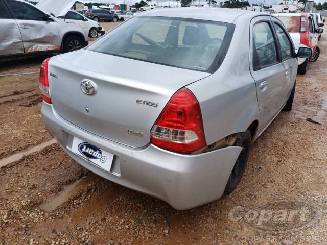 2013 TOYOTA ETIOS SEDA 