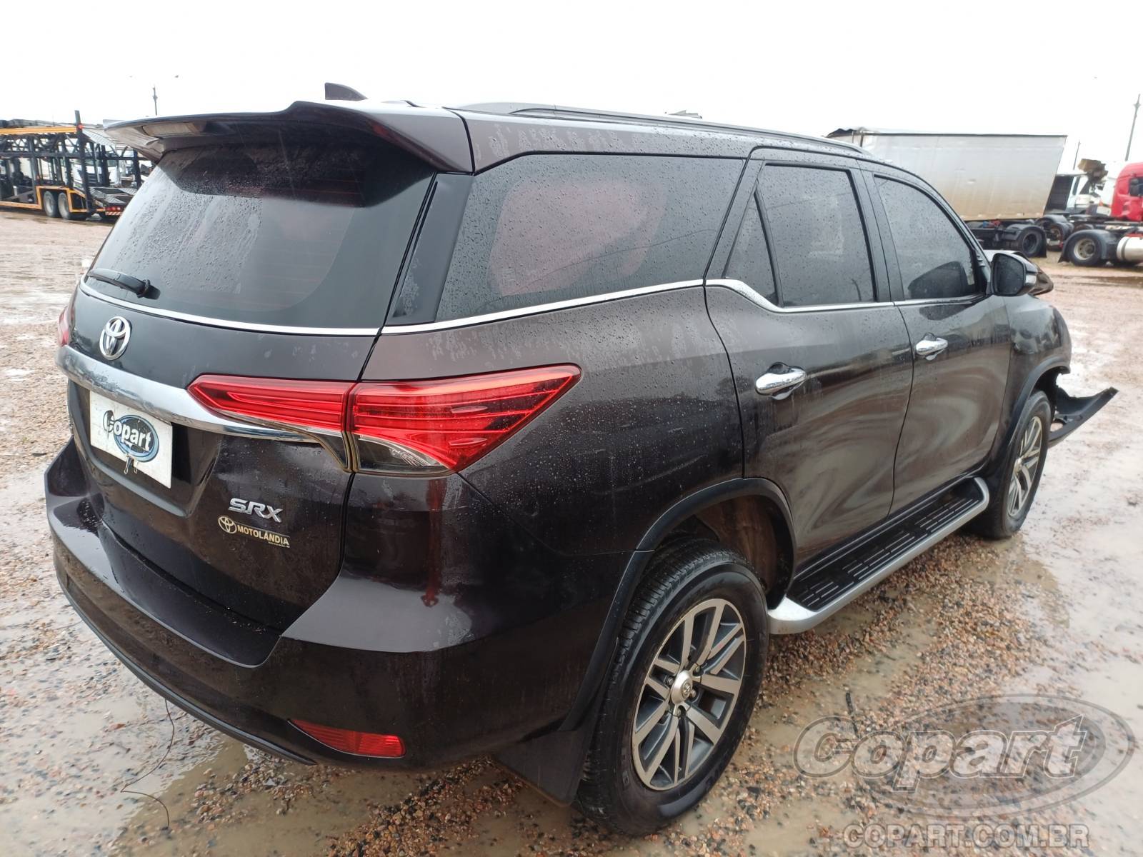 2017 TOYOTA HILUX SW4 — foto 4 de 12