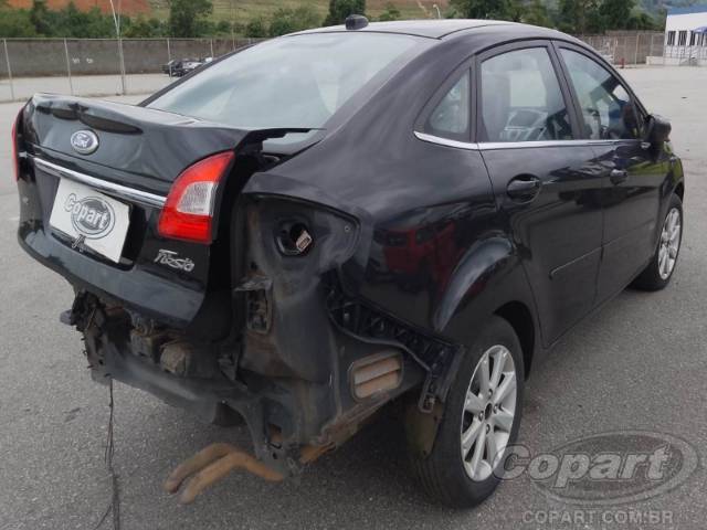 2011 FORD FIESTA SEDAN 