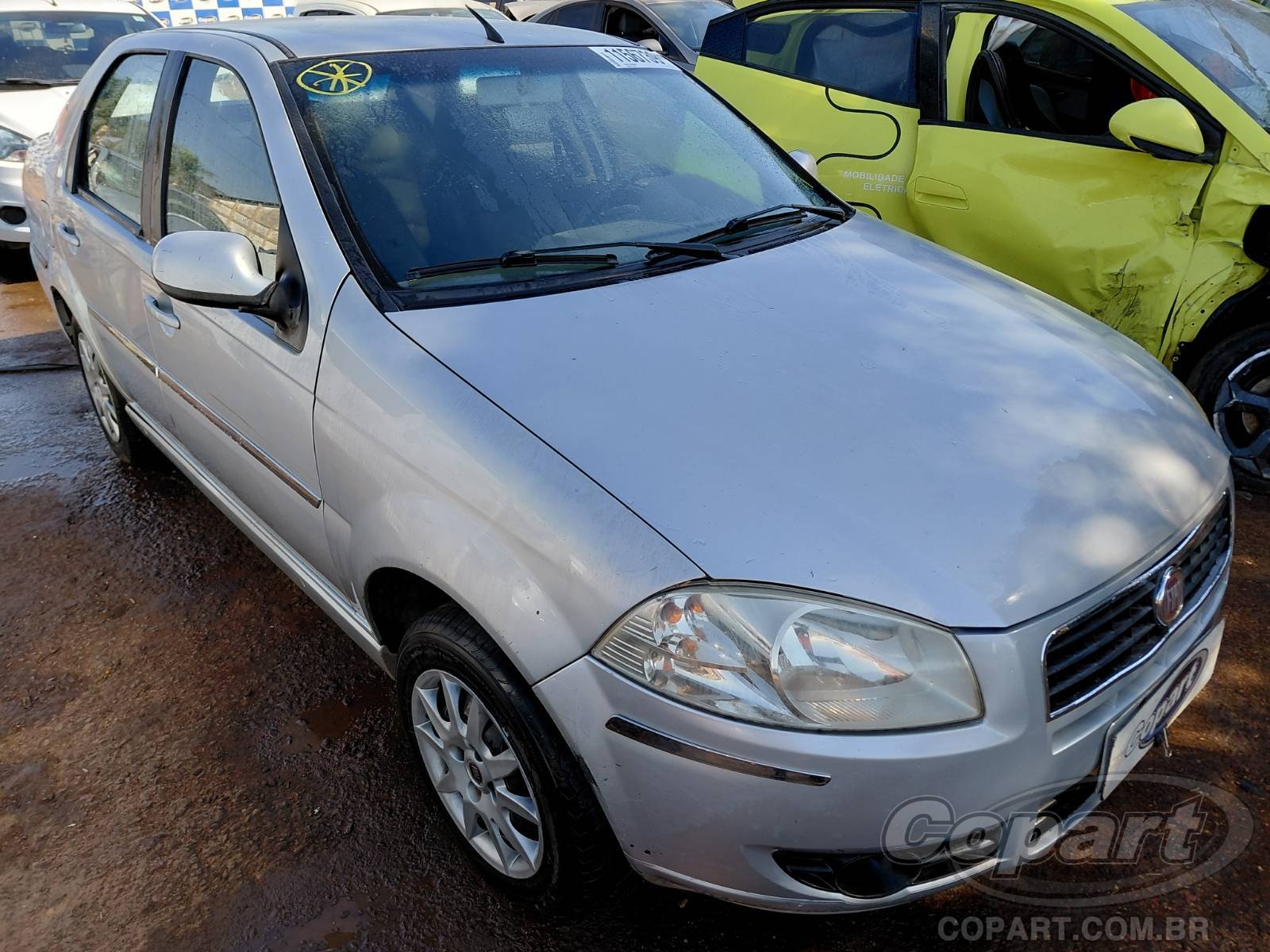 Fiat Siena 2012 em leilão